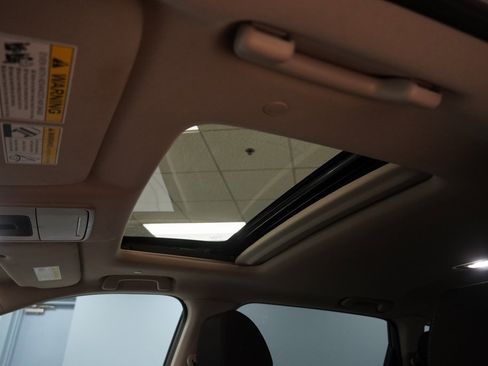 Used 2025 Honda CR-V EX image 4