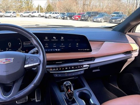 Used 2024 Cadillac XT4 Sport image 18