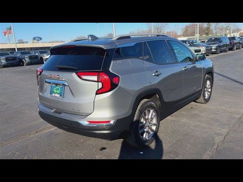 Used 2023 GMC Terrain SLT w/ Tech Package image 8