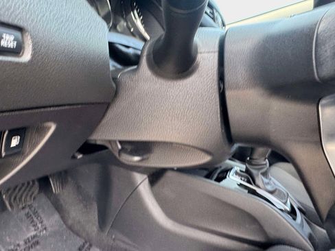 Used 2020 Nissan Rogue S FWD image 23