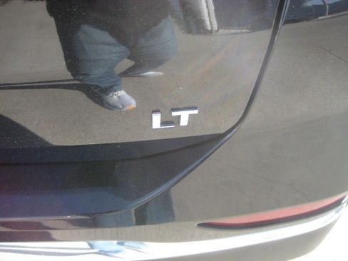 Used 2020 Chevrolet Equinox LT w/ Midnight Edition image 7