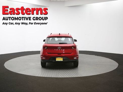 Used 2022 Hyundai Venue SEL image 36