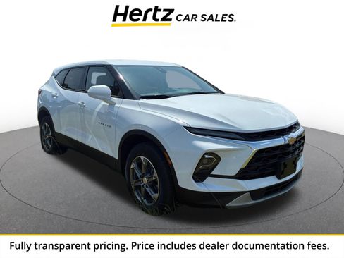 Used 2025 Chevrolet Blazer LT FWD image 1