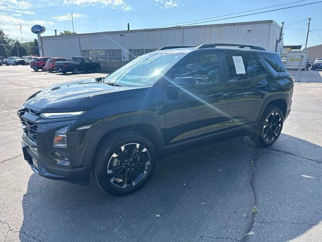 Used 2026 Chevrolet Equinox RS FWD image 2
