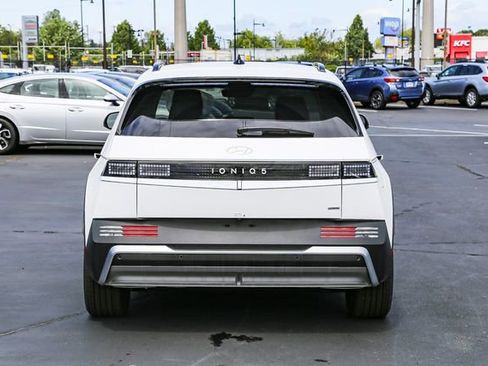 New 2025 Hyundai Ioniq 5 SEL image 8