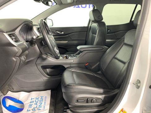 Used 2023 GMC Acadia SLT AWD/4WD image 15