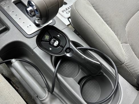 Used 2016 Nissan Frontier SV image 30