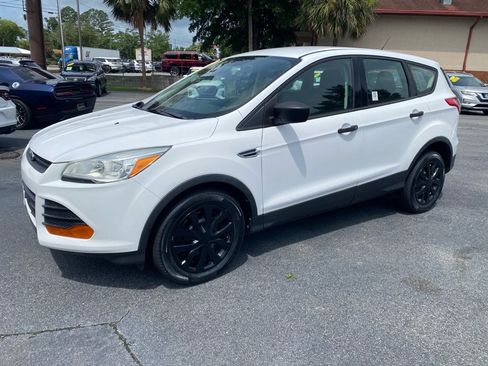 Used 2014 Ford Escape S FWD image 1
