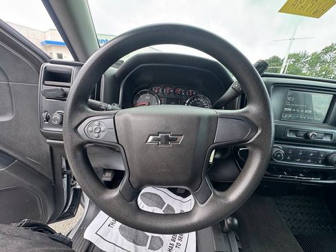 Used 2018 Chevrolet Silverado 1500 Custom w/ Custom Value Package AWD/4WD image 14