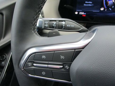 New 2026 Chevrolet Equinox LT w/ Convenience Package II image 31