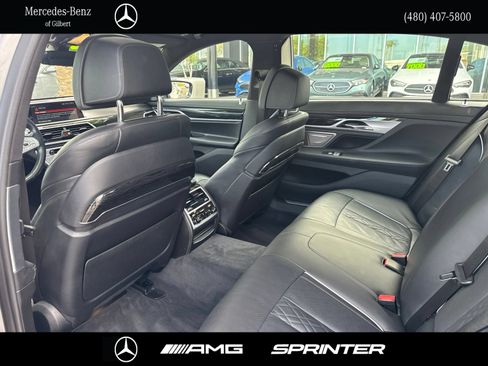 Used 2019 BMW 750i w/ Executive Package RWD image 19