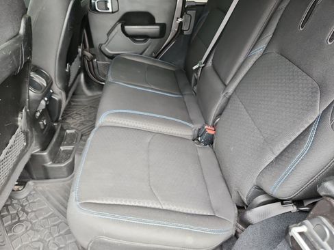 Used 2024 Jeep Wrangler Unlimited Rubicon 4xe AWD/4WD image 17