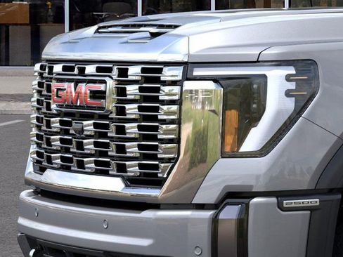 New 2026 GMC Sierra 2500 Denali w/ Denali Reserve Package AWD/4WD image 13