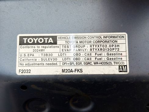 Used 2024 Toyota Corolla Cross L image 17