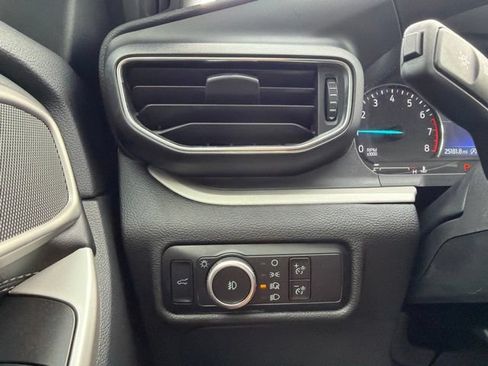 Used 2024 Ford Explorer XLT w/ Equipment Group 202A AWD/4WD image 18