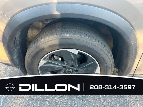 Used 2025 Nissan Rogue SV AWD/4WD image 30