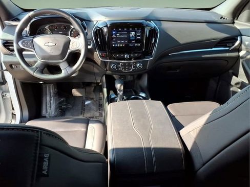 Used 2023 Chevrolet Traverse LT w/ LPO, Floor Liner Package FWD image 13