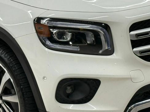 Used 2023 Mercedes-Benz GLB 250 w/ Premium Package image 6