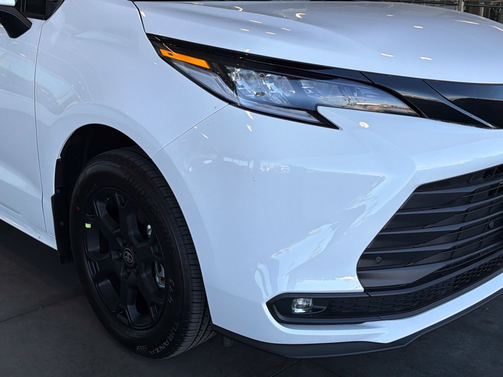 New 2026 Toyota Sienna XLE Woodland Edition AWD/4WD image 8