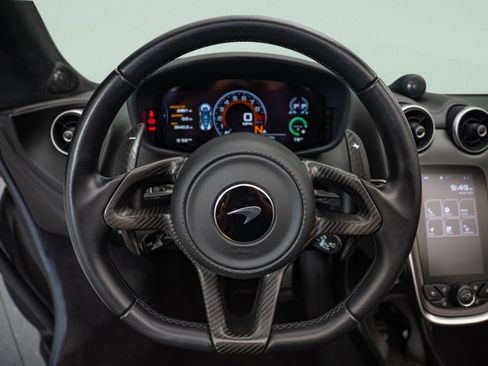 Used 2019 McLaren 570S Spider RWD image 12