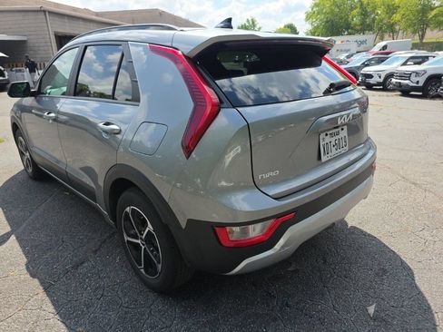 Used 2025 Kia Niro LX FWD image 7