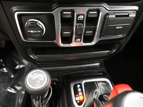 Used 2022 Jeep Gladiator Overland w/ Popular Equipment Package AWD/4WD image 14