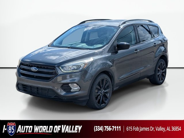 Used 2018 Ford Escape SE w/ SE Sport Appearance Package FWD image 1