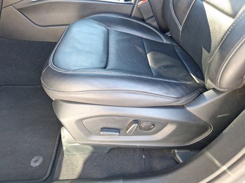 Used 2023 Ford Explorer Limited image 5