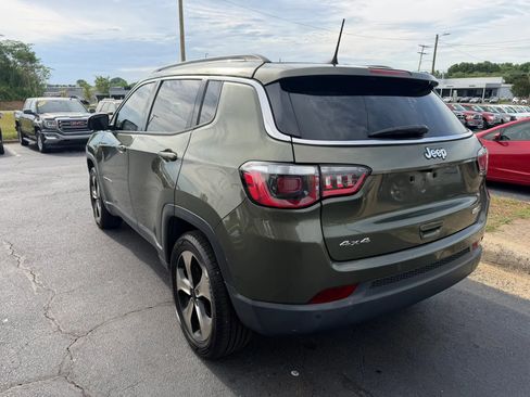 Used 2018 Jeep Compass Latitude w/ Popular Equipment Group AWD/4WD image 5