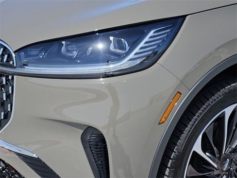 New 2025 Lincoln Aviator Reserve w/ Equipment Group 201A image 9