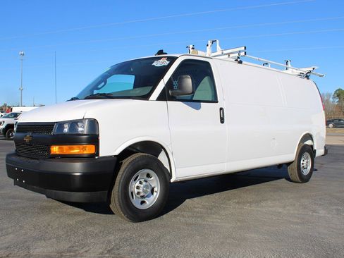 Used 2025 Chevrolet Express 2500 Extended w/ Communications Package image 3