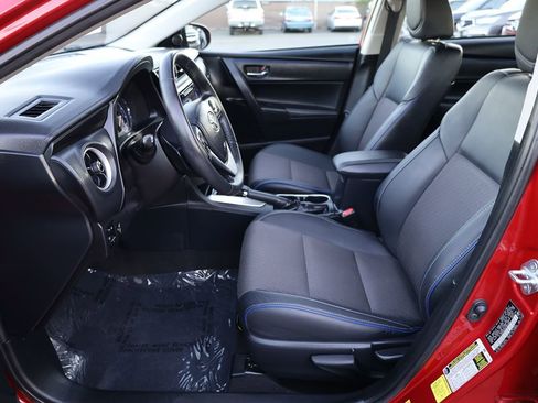 Used 2017 Toyota Corolla SE image 11