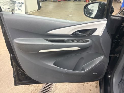 Used 2020 Chevrolet Bolt Premier w/ Infotainment Package image 28