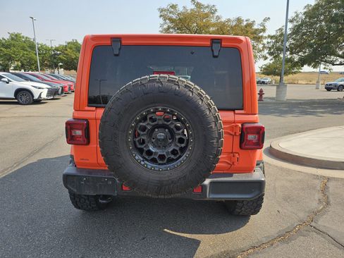 Used 2019 Jeep Wrangler Unlimited Sahara w/ Uconnect 4C Nav & Sound Group AWD/4WD image 7