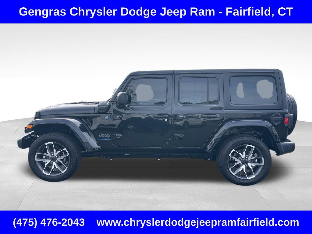 Used 2024 Jeep Wrangler Unlimited w/ Convenience Group AWD/4WD image 4