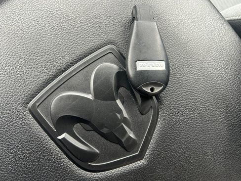 Used 2022 RAM 1500 Express w/ Wheel & Sound Group AWD/4WD image 31
