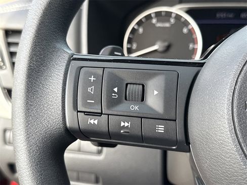 Certified 2023 Nissan Rogue SV image 38