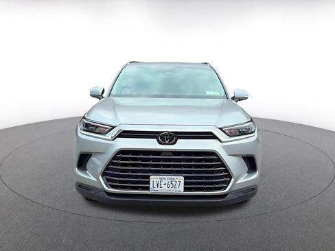 Used 2025 Toyota Grand Highlander FWD image 4