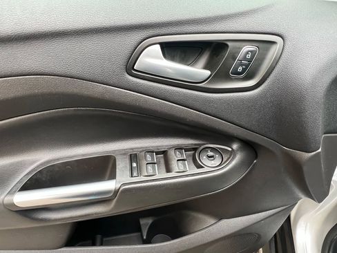 Used 2017 Ford C-MAX SE w/ Equipment Group 202A FWD image 23