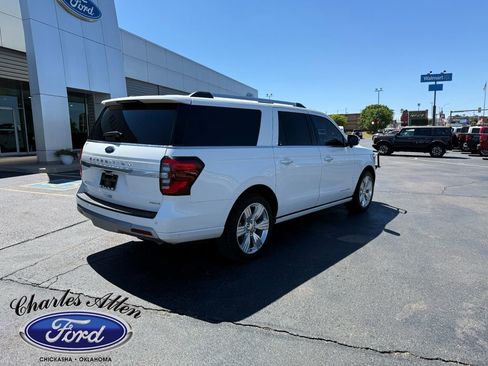 Used 2024 Ford Expedition Max Platinum AWD/4WD image 3