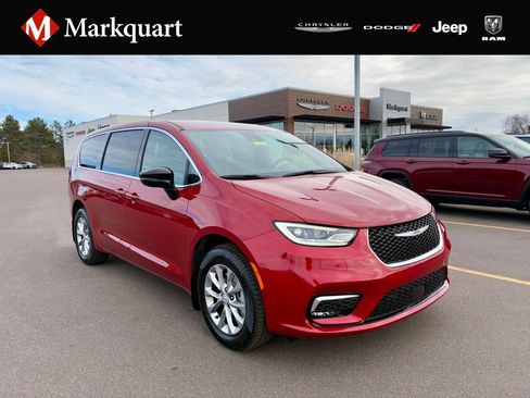New 2026 Chrysler Pacifica Select AWD/4WD image 1