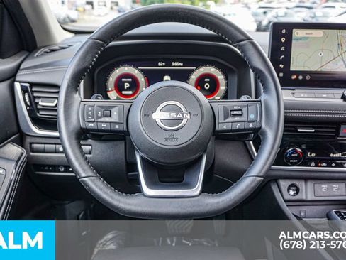 Used 2024 Nissan Rogue SL FWD image 28