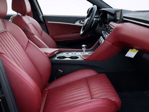 Used 2023 Genesis G70 2.0T w/ Sport Prestige Package image 11