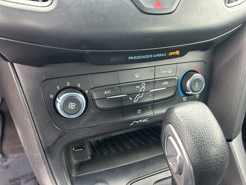 Used 2017 Ford Focus SE FWD image 20