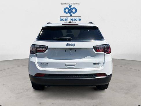 Used 2023 Jeep Compass Latitude w/ Convenience Group AWD/4WD image 6