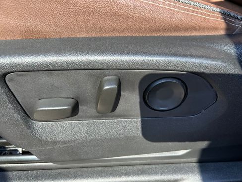 Used 2021 Chevrolet Tahoe High Country w/ Premium Package image 18