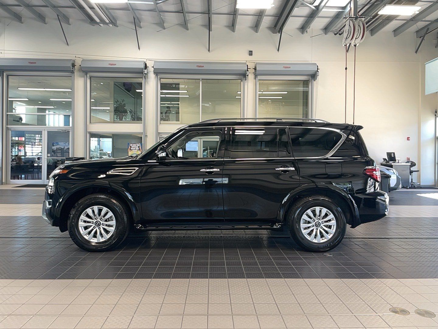 Used 2023 Nissan Armada SV w/ Cargo Package AWD/4WD image 4