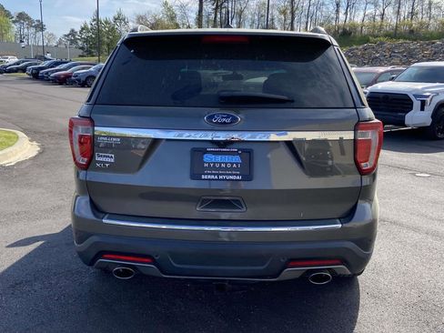 Used 2018 Ford Explorer XLT w/ Equipment Group 201A image 4