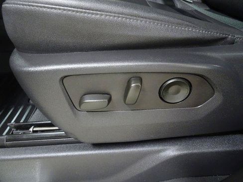 Used 2023 Chevrolet Silverado 1500 LTZ AWD/4WD image 23