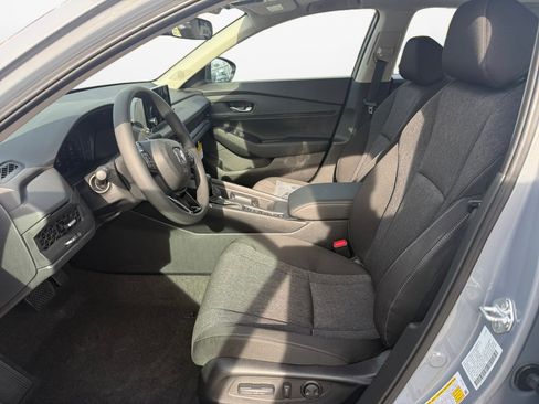 New 2025 Honda Accord SE image 9